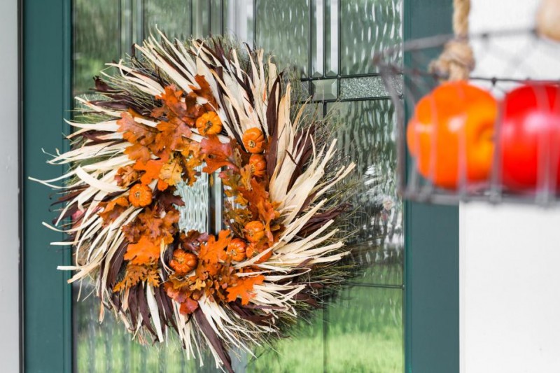 10 Easy Essentials for Outdoor Fall Decorating