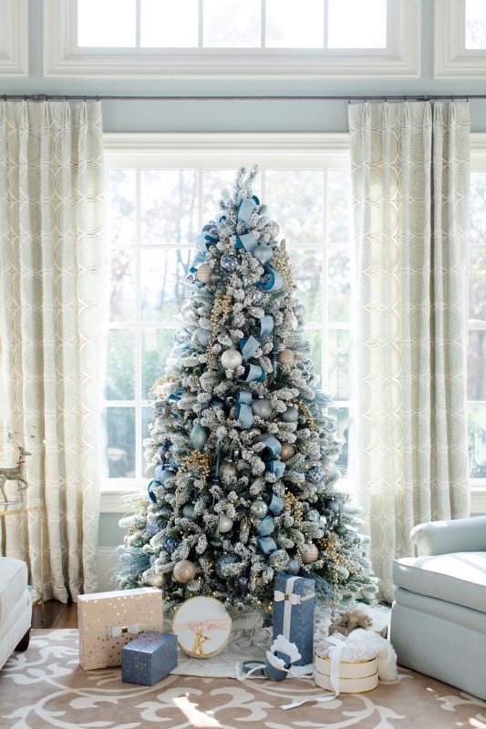 10 Ideas To Pull Off A Gorgeous Themed Christmas Tree