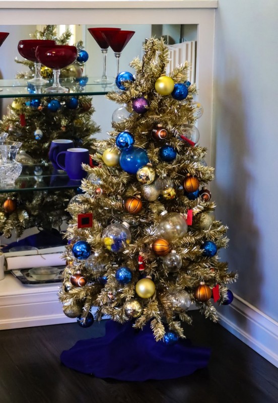 10 Ideas To Pull Off A Gorgeous Themed Christmas Tree