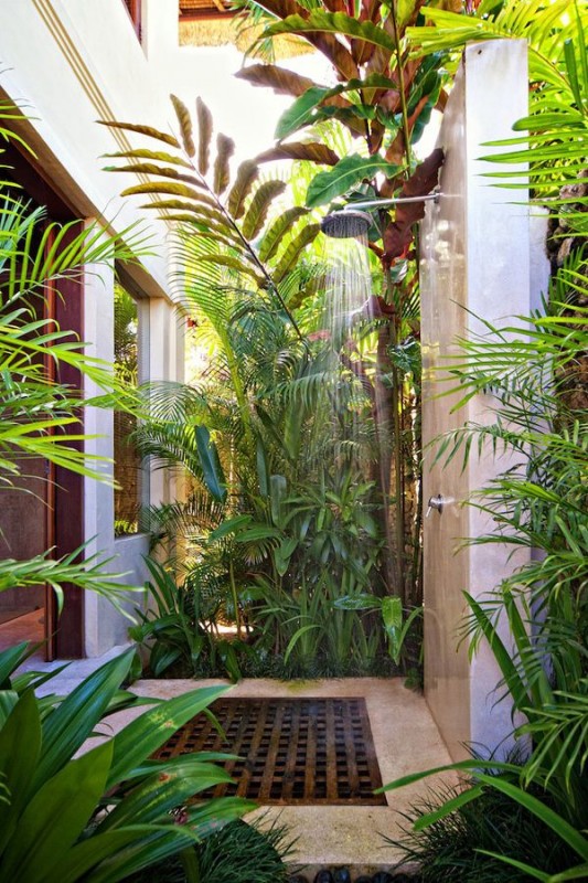 11 Outdoor Showers You Could Recreate In Your Backyard