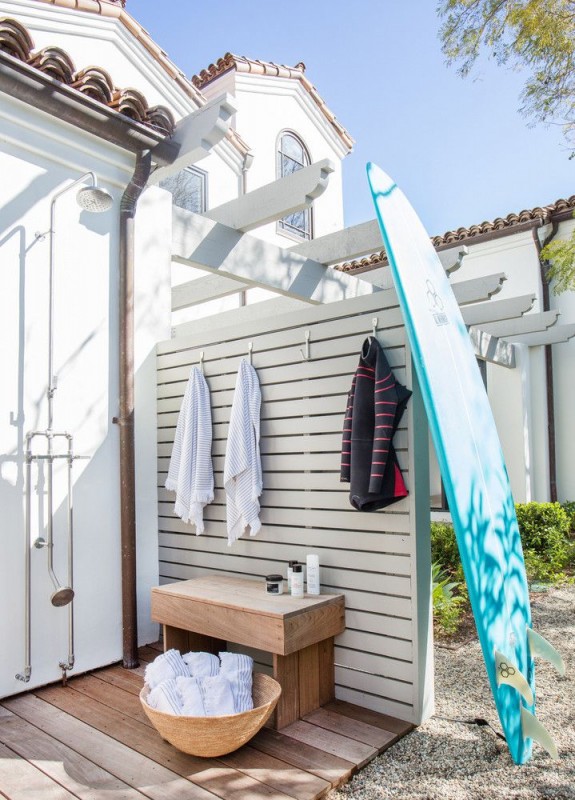 11 Outdoor Showers You Could Recreate In Your Backyard