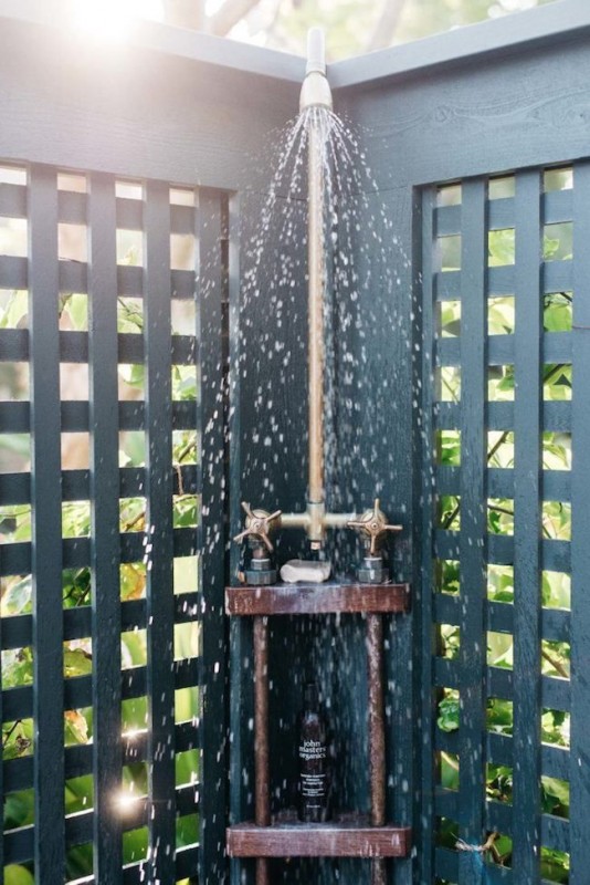 11 Outdoor Showers You Could Recreate In Your Backyard