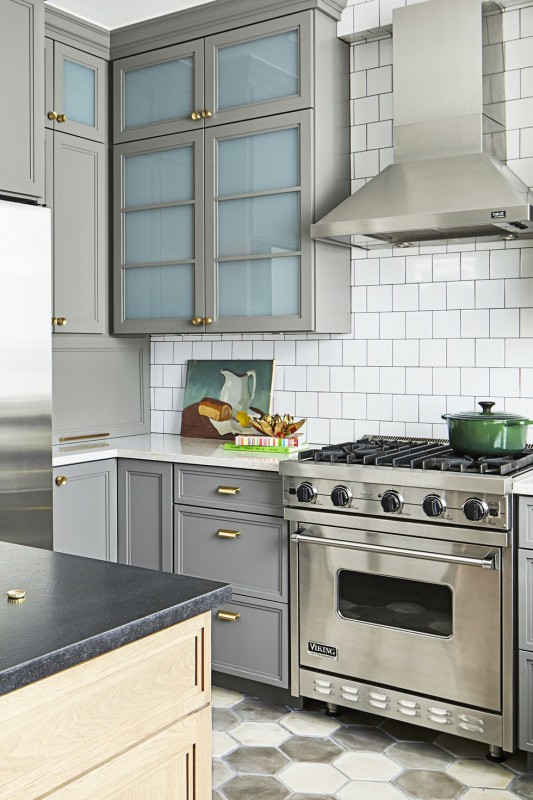 14 Grey Kitchens That Are Totally Calming To Cook In