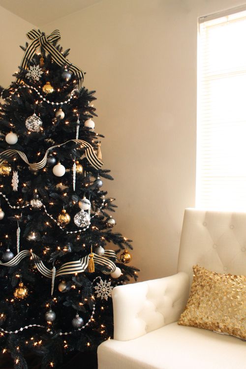 15 Christmas Color Schemes You Never Saw Coming