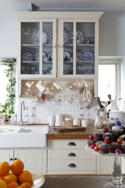 15 Decor Tips To Make Your Kitchen A Christmas Dream