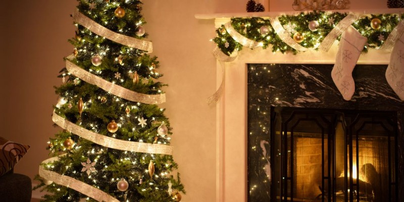 15 Ways to Make Your Living Room Chic For Christmas