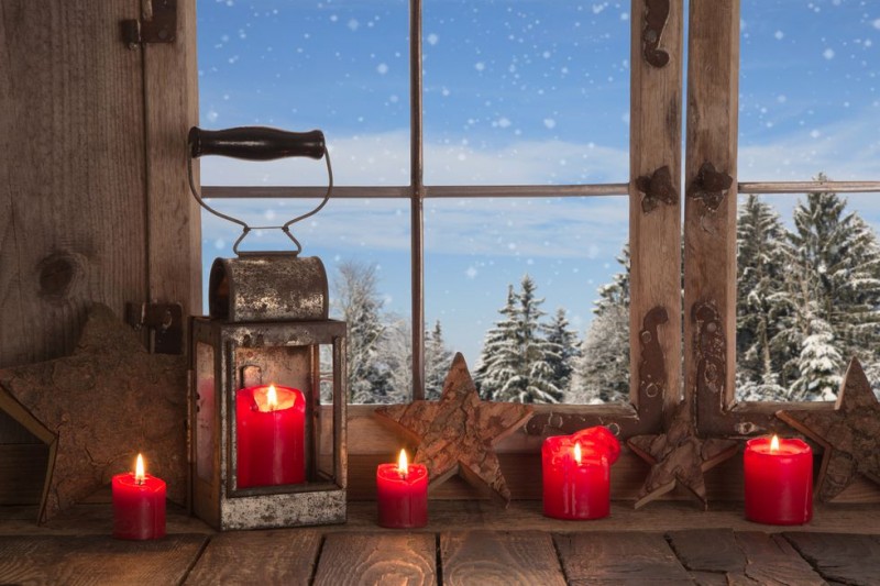 15 Window Decor Ideas For A Festive Christmas