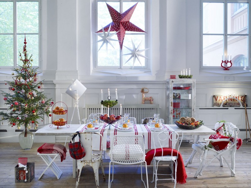 15 Window Decor Ideas For A Festive Christmas