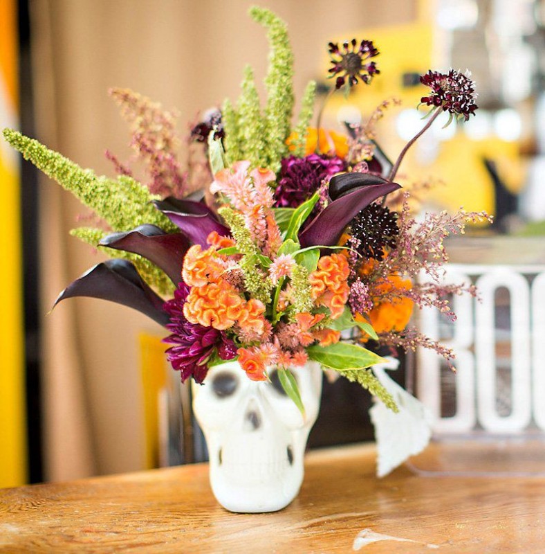 20 Ideas For Halloween Table Decorations That Are Stylish And Spooky