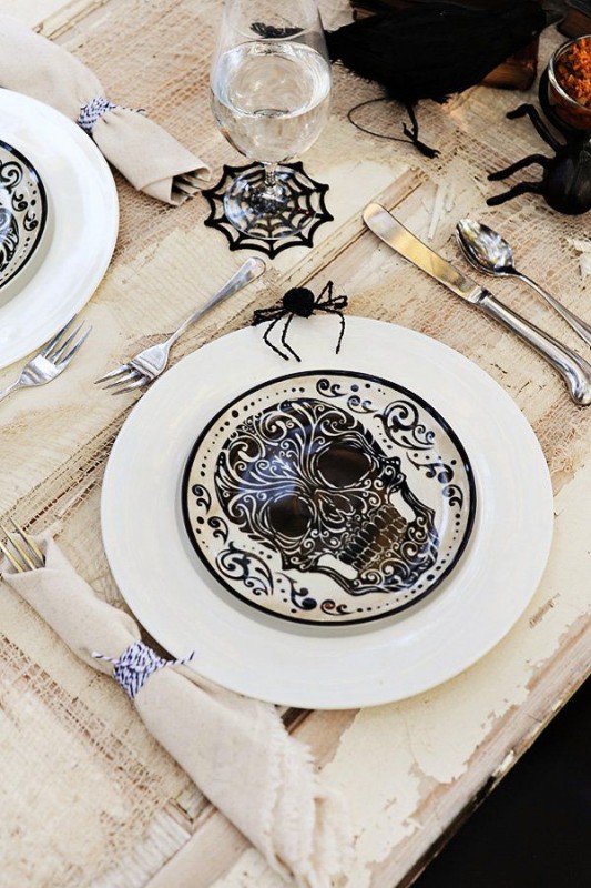 20 Ideas For Halloween Table Decorations That Are Stylish And Spooky