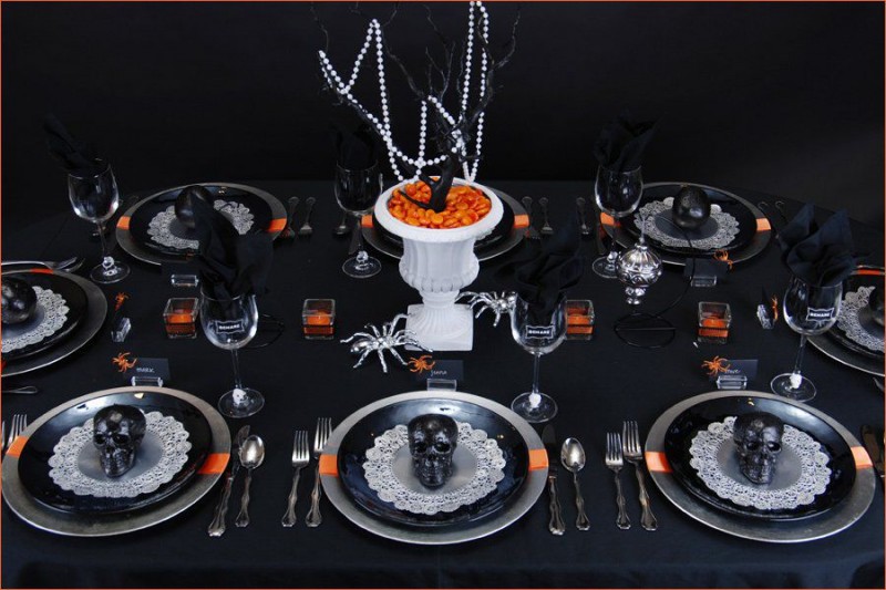 20 Ideas For Halloween Table Decorations That Are Stylish And Spooky