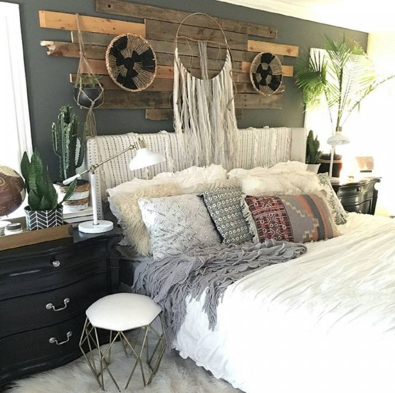 14 Beautiful Boho Bedroom Decorating Ideas