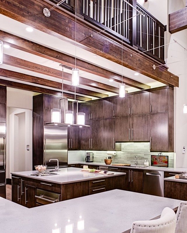 25 Breathtaking Vaulted Ceiling Kitchens