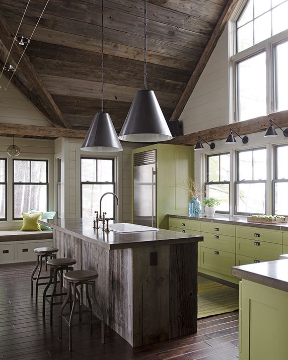 25 Breathtaking Vaulted Ceiling Kitchens