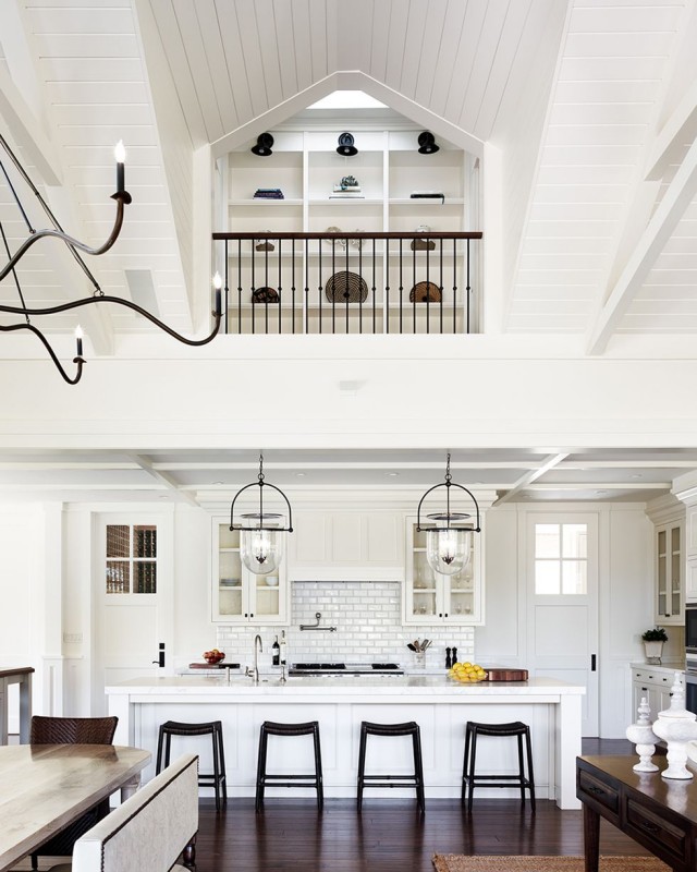 25 Breathtaking Vaulted Ceiling Kitchens