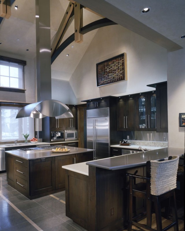 25 Breathtaking Vaulted Ceiling Kitchens