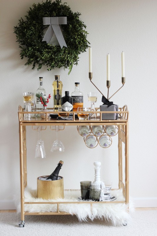 27 Best Holiday Decorating Ideas For Small Spaces