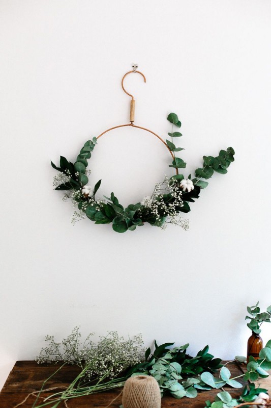 27 Best Holiday Decorating Ideas For Small Spaces