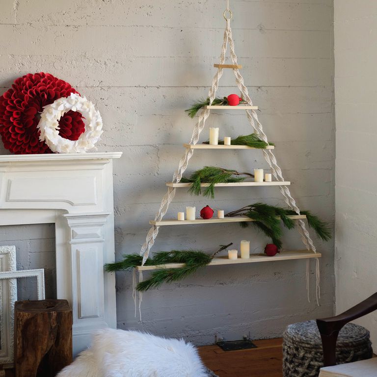 27 Best Holiday Decorating Ideas For Small Spaces