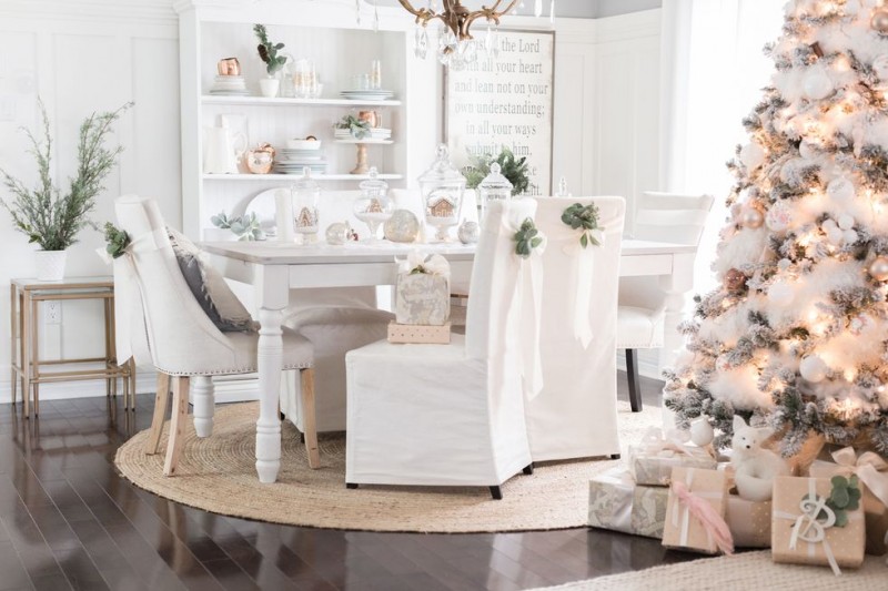 27 Best Holiday Decorating Ideas For Small Spaces