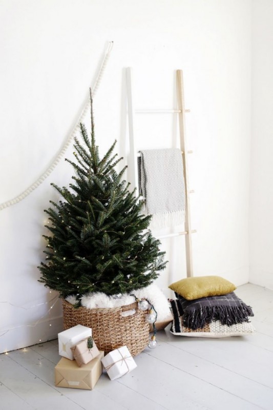 27 Best Holiday Decorating Ideas For Small Spaces