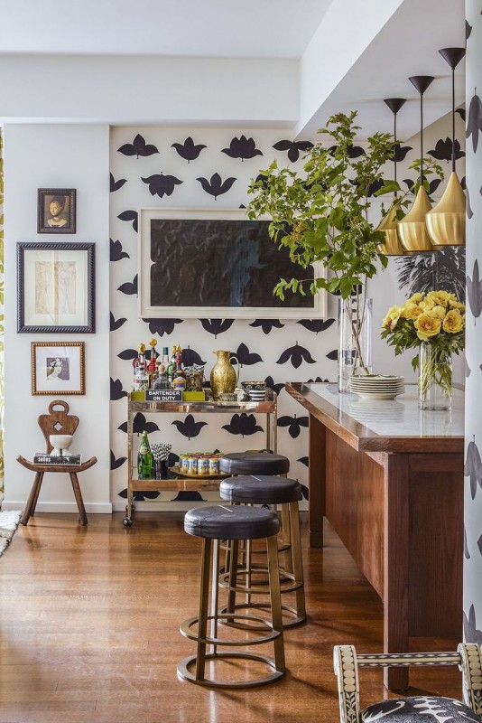 Inspiring Ideas for Crafting a Classic Black and White Kitchen