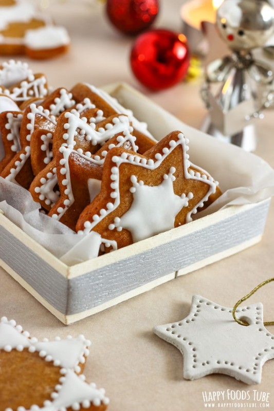 Simple Gingerbread Cookies