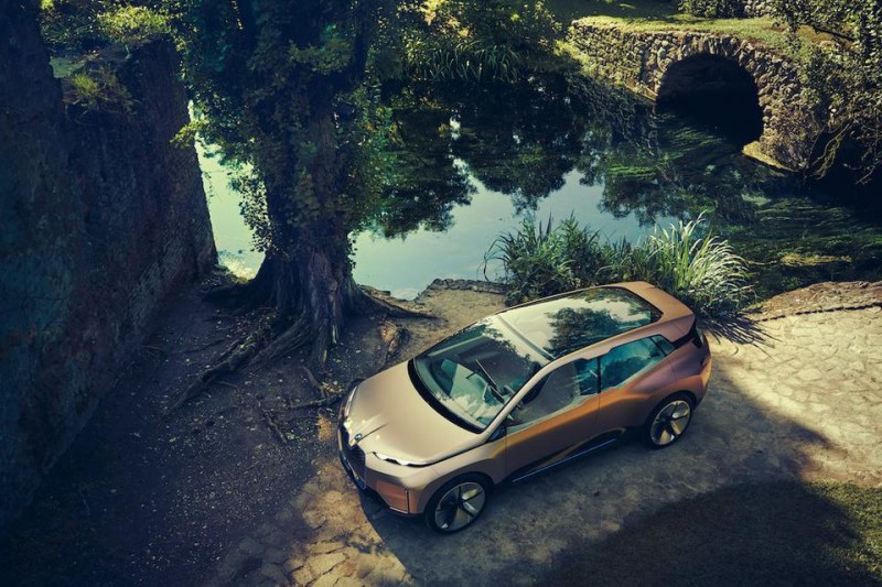 BMW Presents The Future With The Piloted Electric Vision iNext