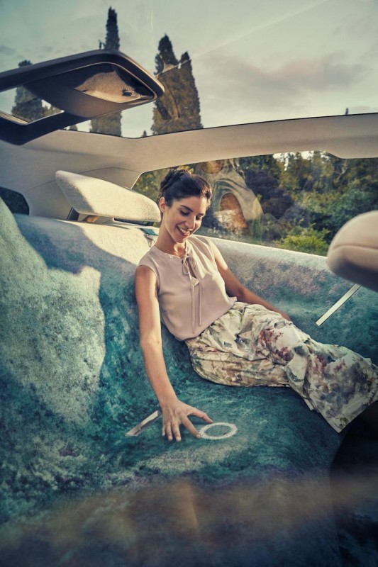 BMW Presents The Future With The Piloted Electric Vision iNext