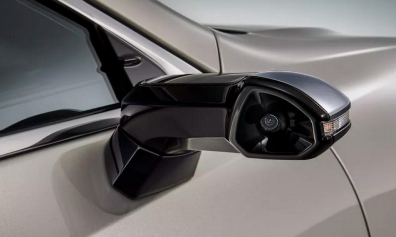 Mirror Mirror On The Door, Lexus Just Switched To Digital Monitor