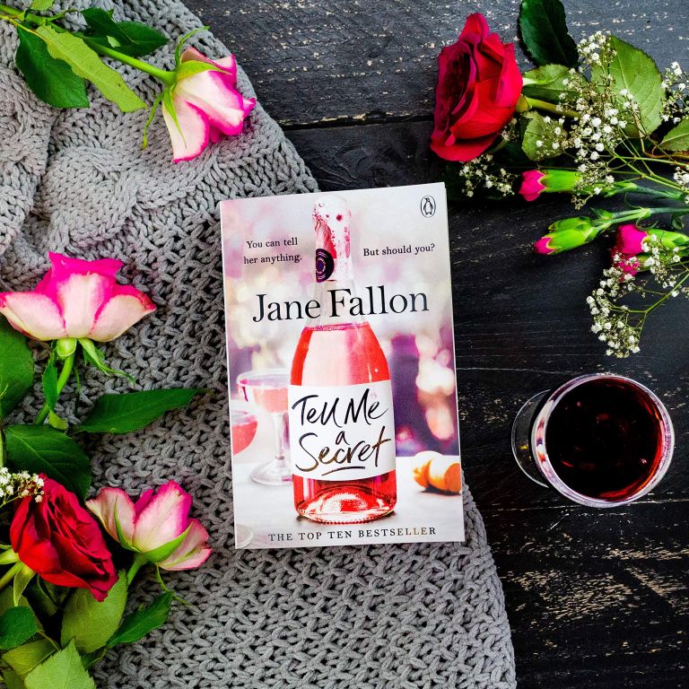 Tell Me a Secret By Jane Fallon Books