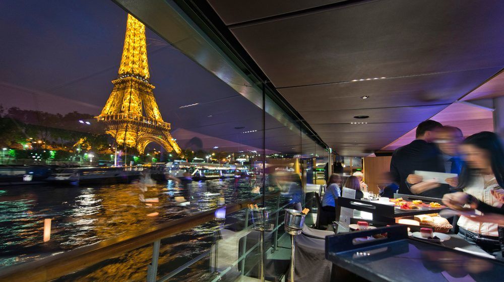 bateaux parisiens restaurant cruise boat