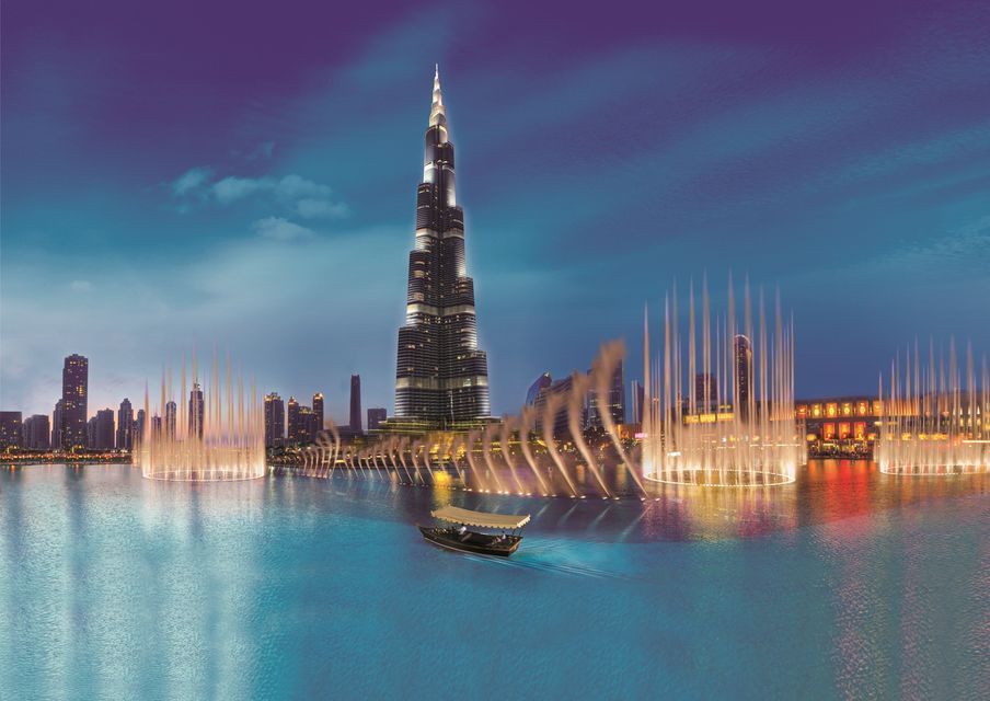 Dubai: Fountain Show and Burj Lake Ride by Traditional Boat 