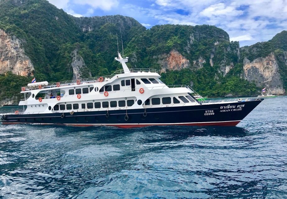 Ferry Transfer Between Phuket and Koh Phi Phi