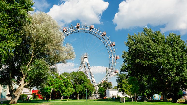 Vienna: Skip-the-Line Giant Ferris Wheel Ride