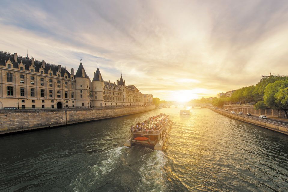 Paris: 1-Hour Illuminations River Cruise