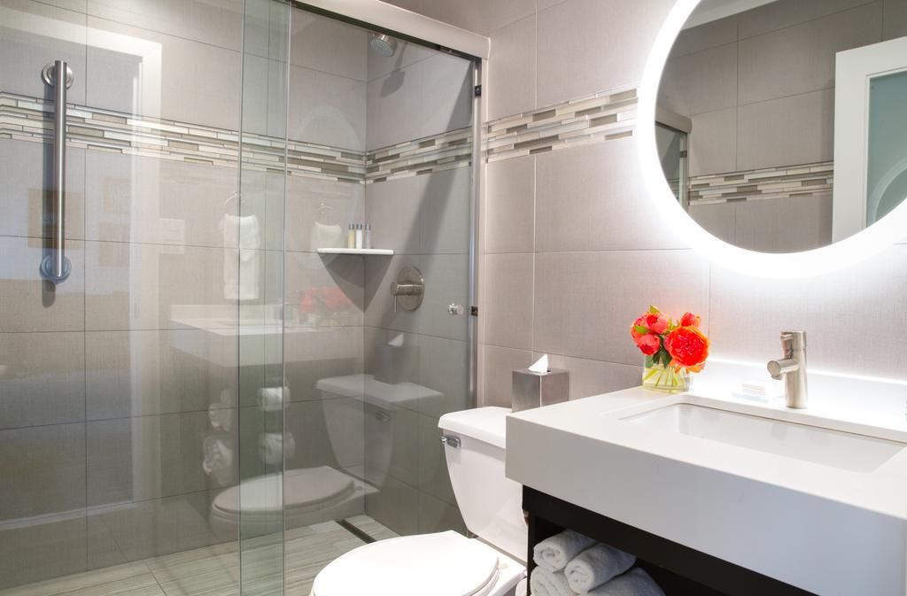 Martinique New York on Broadway, Curio Collection by Hilton
