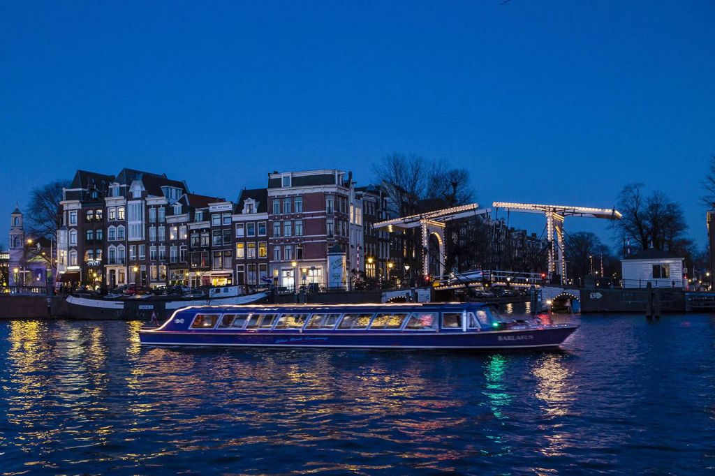 Amsterdam: 1.5-Hour Evening Canal Cruise