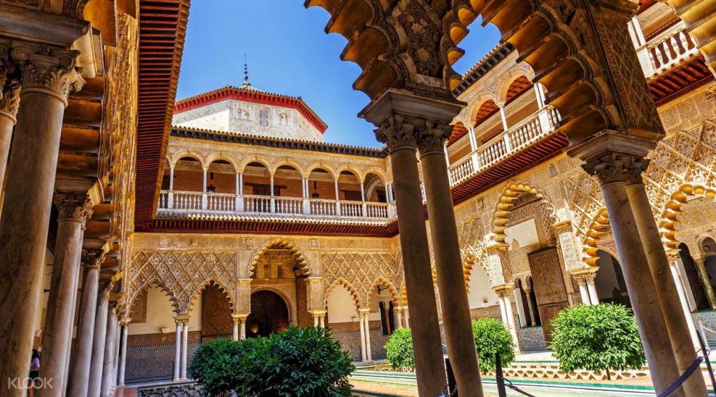 Seville: Alcazar Skip-the-Line Guided Tour with Tickets