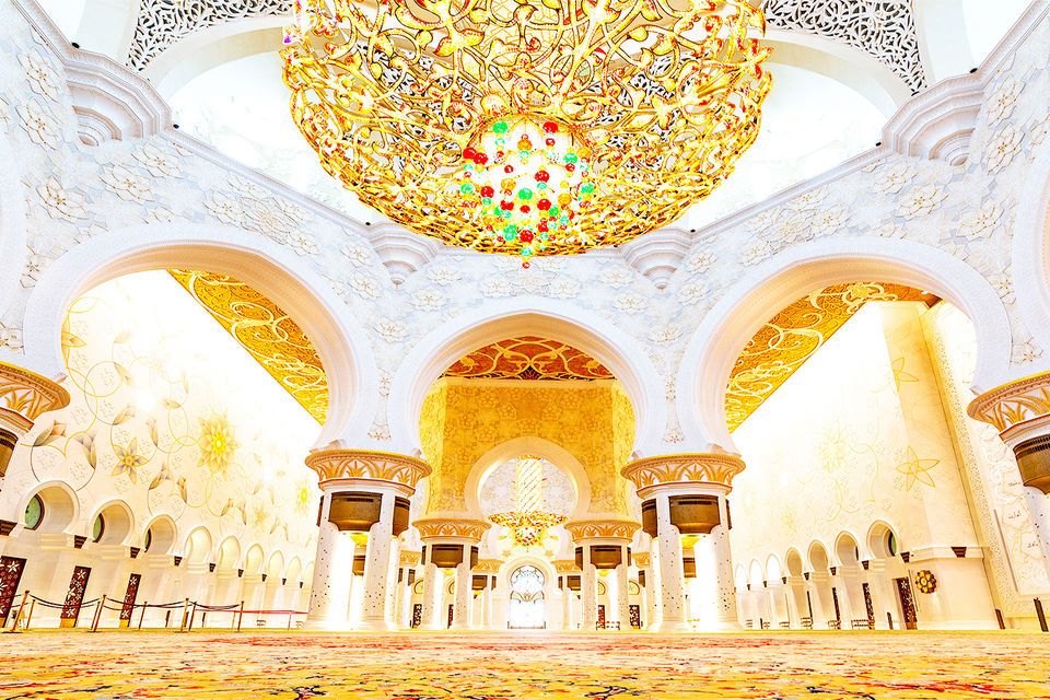 Abu Dhabi Sheikh Zayed Mosque Half-Day Tour from Dubai