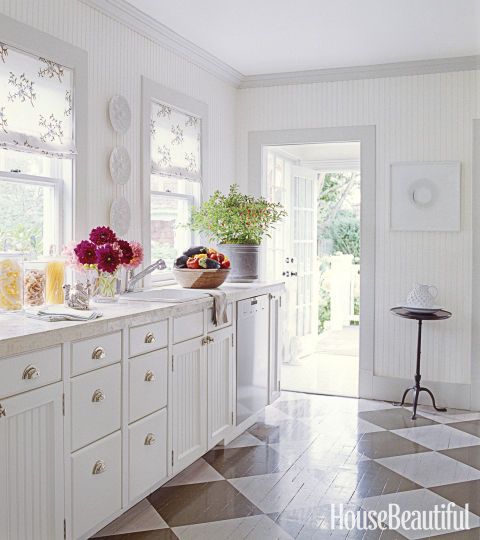 10 Wonderful Bold White Kitchens