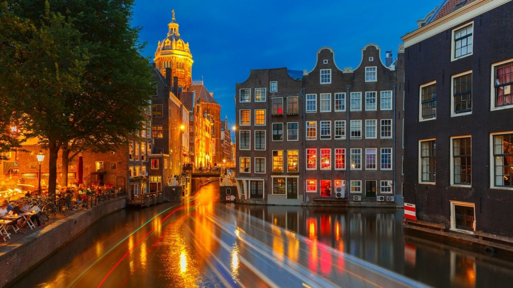 Amsterdam: 1.5-Hour Evening Canal Cruise