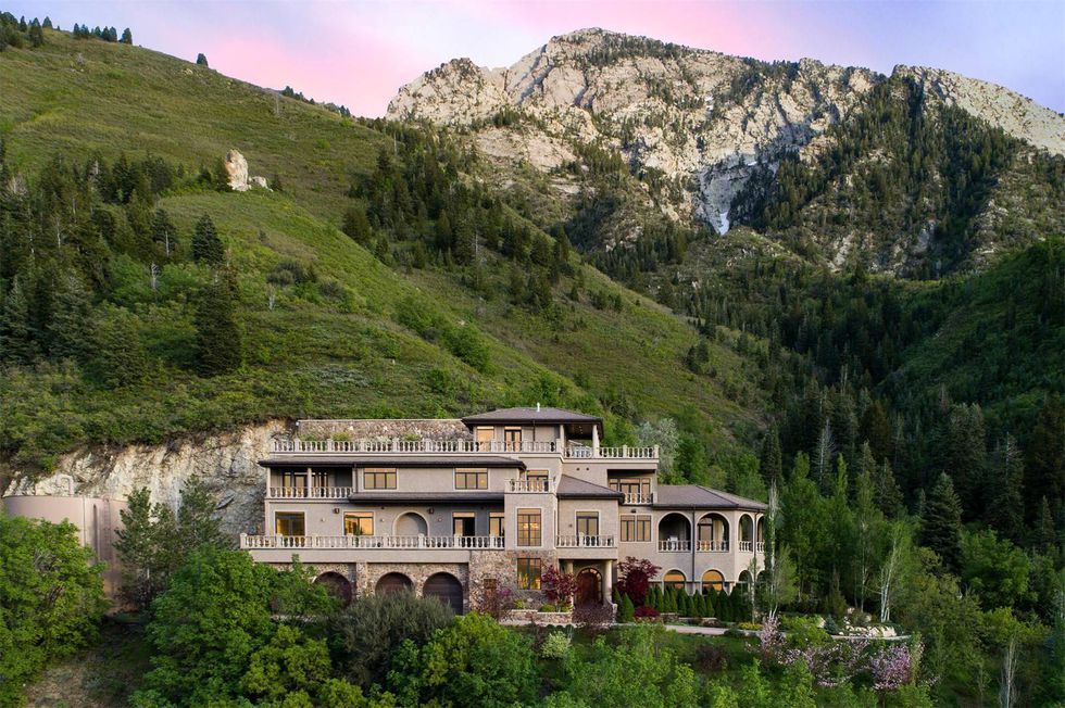 10 Gorgeous Homes That Get Luxe Mountain Living Right