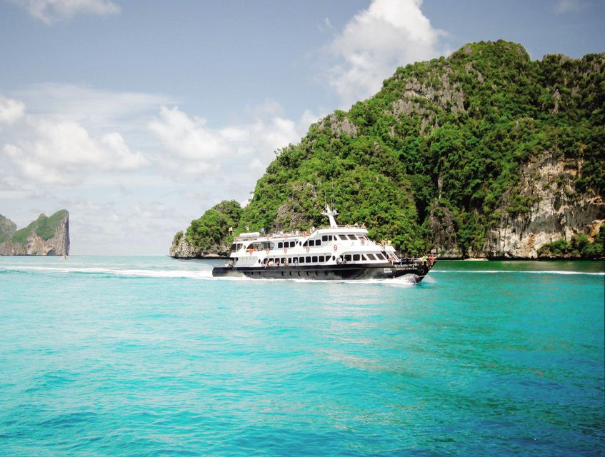 Ferry Transfer Between Phuket and Koh Phi Phi