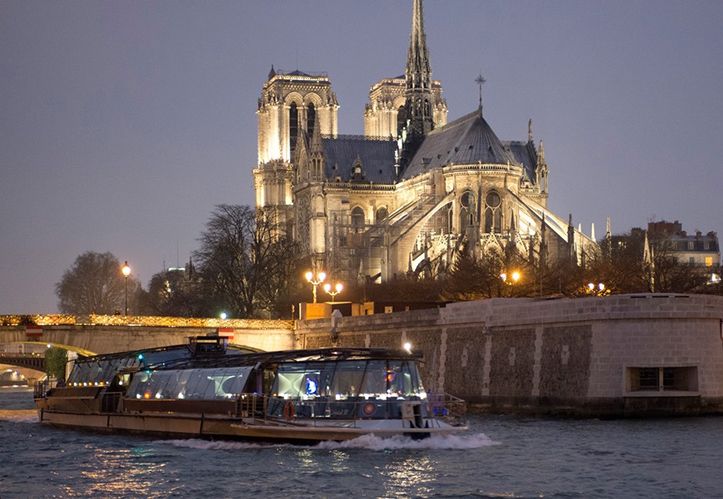 Paris: Bateaux Parisiens Dinner Cruise