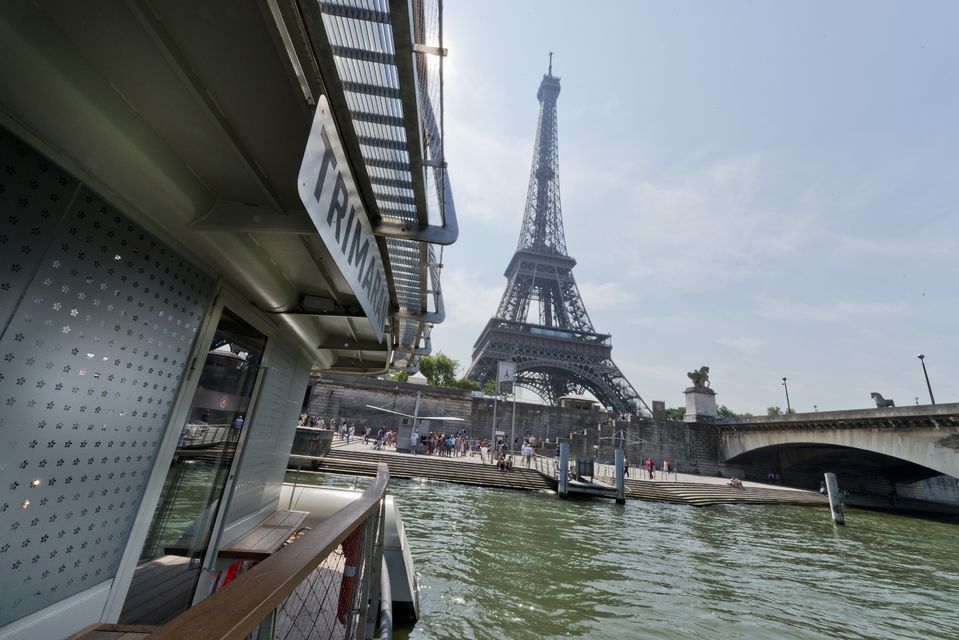 Paris: Bateaux Parisiens Cruise Quick Entry Ticket 