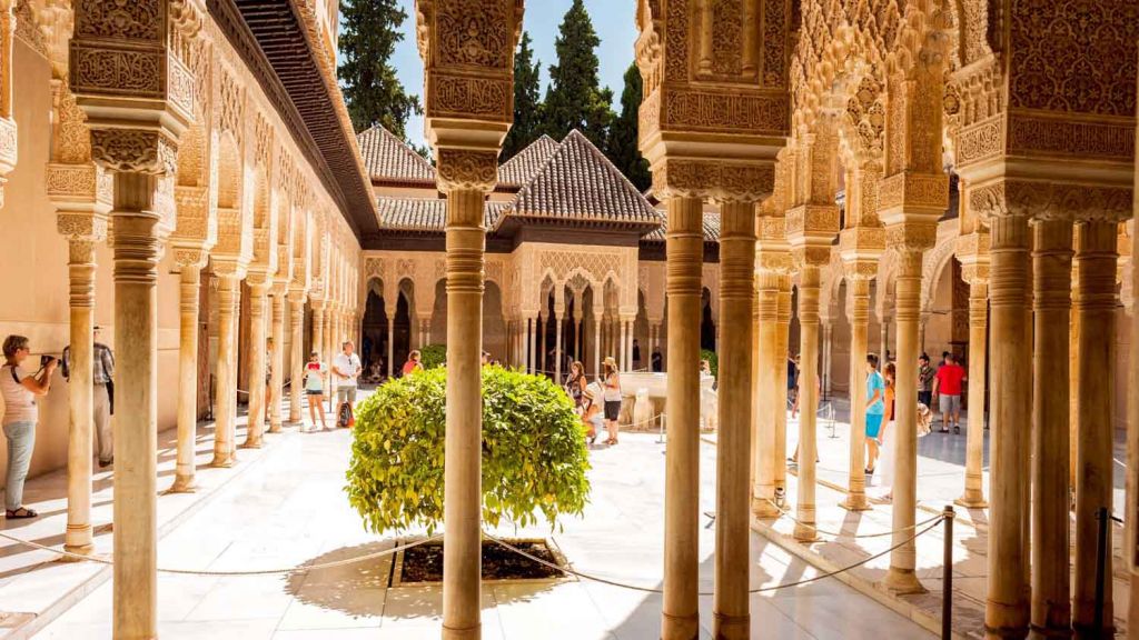 Alhambra: Nasrid Palaces & Generalife Ticket with Audioguide