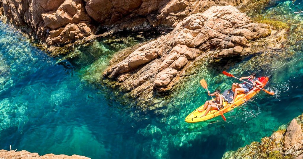 From Barcelona: 8-Hour Costa Brava Kayak and Snorkel Tour