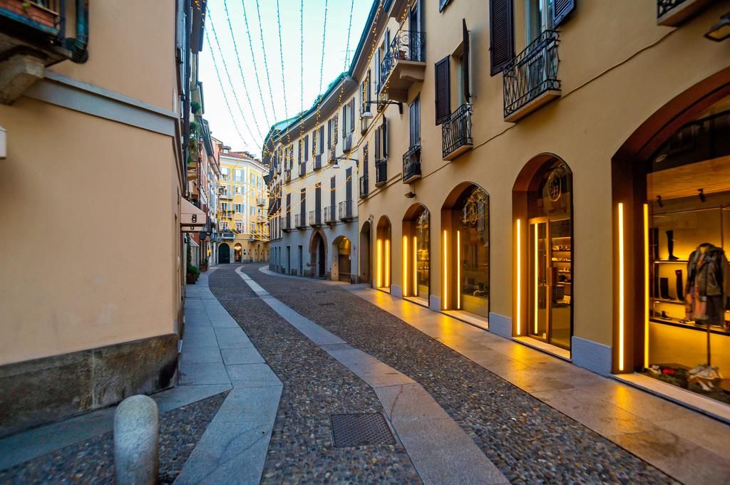 The Unique, Milan