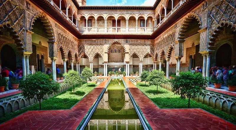 Seville: Alcazar Skip-the-Line Guided Tour with Tickets